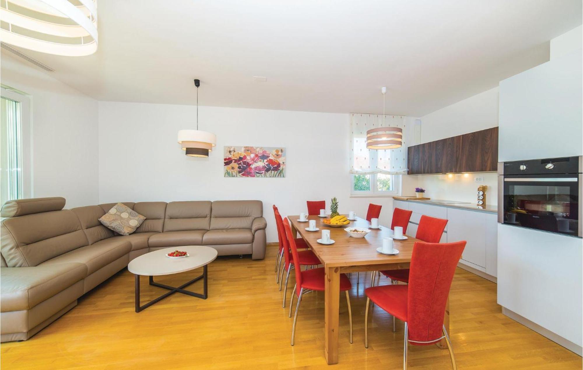 1 Bedroom Stunning Apartment In Kastel Gomilica คาชเตลา ภายนอก รูปภาพ
