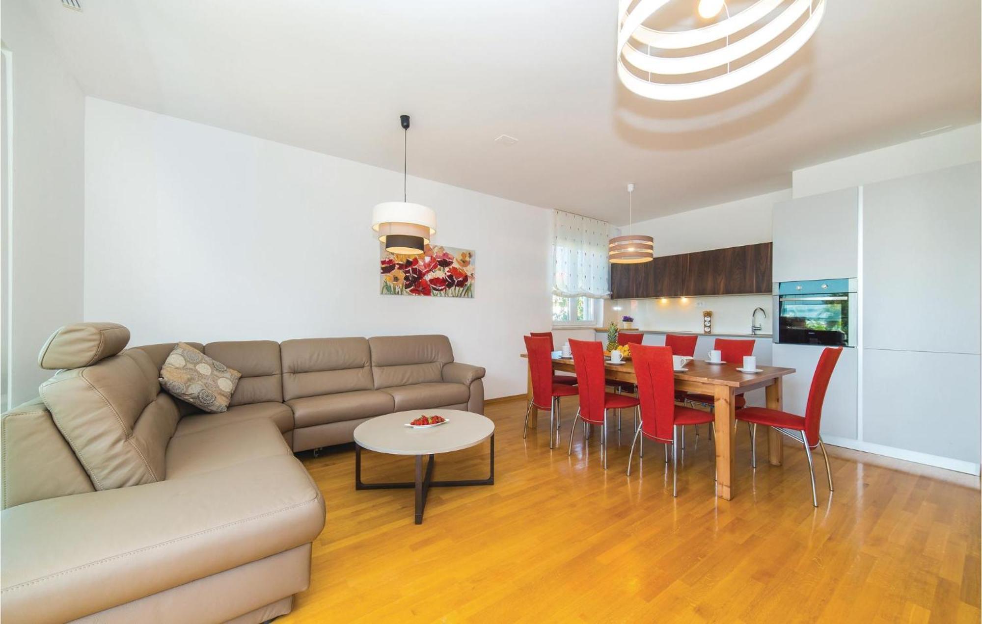 1 Bedroom Stunning Apartment In Kastel Gomilica คาชเตลา ภายนอก รูปภาพ