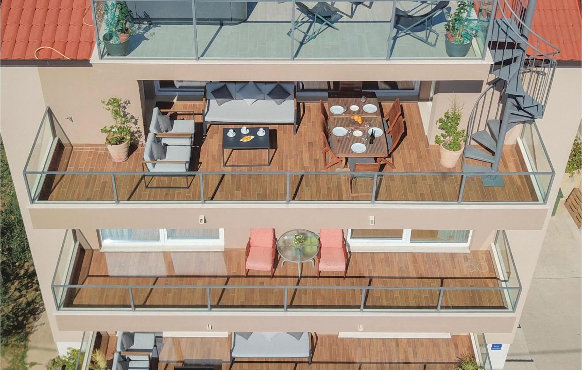 1 Bedroom Stunning Apartment In Kastel Gomilica คาชเตลา ภายนอก รูปภาพ